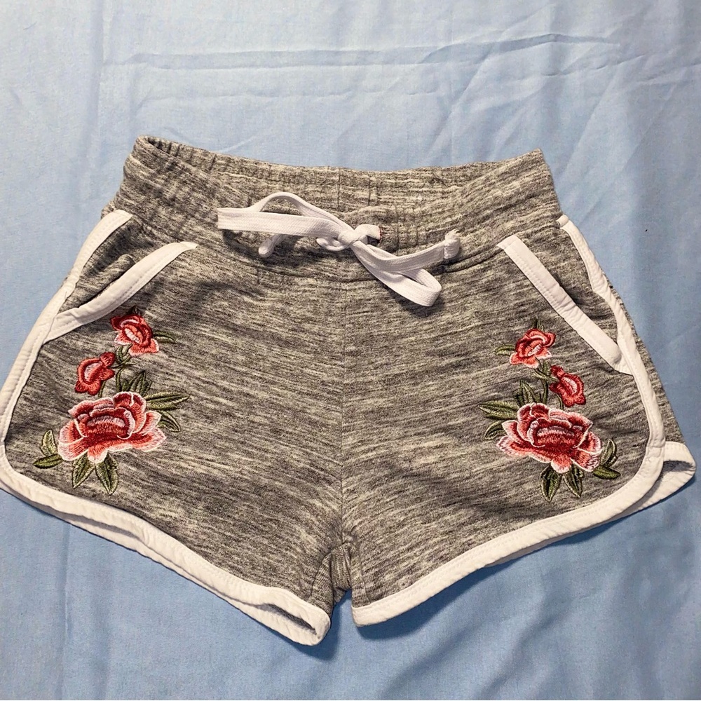 Floral Embroidered Gray Women's Shorts